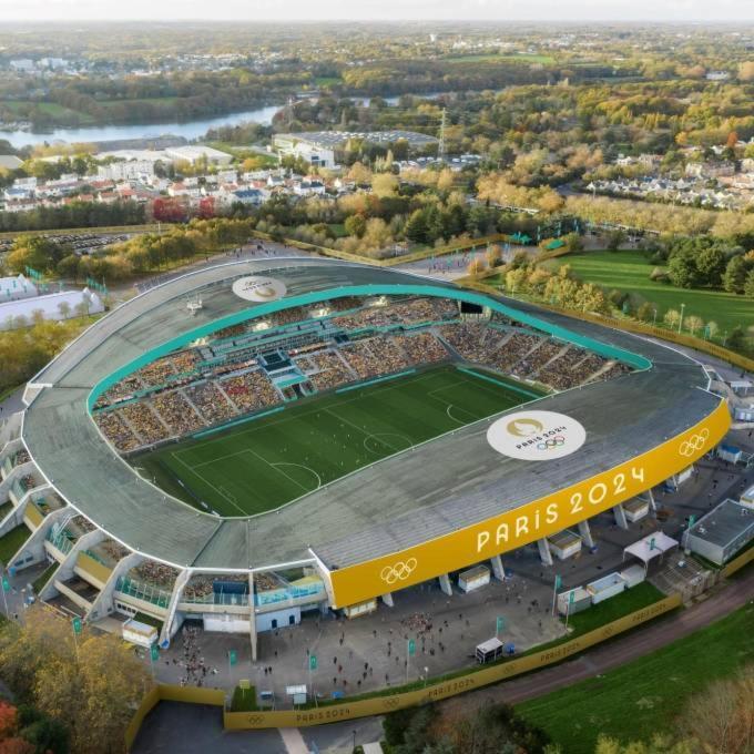 Appart'terrasse - 20mn Stade U Arena - Champs Elysees - Rer A Apartment